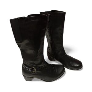 Clarks Bendable’s Black Leather Low Heel Stretch Knee High Zip Boots Size 12M